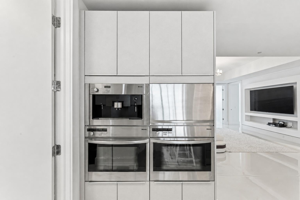 5959 Collins Avenue - Photo 15