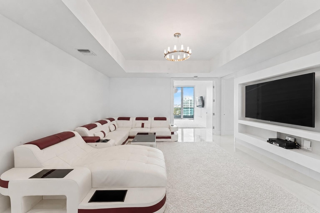 5959 Collins Avenue - Photo 17