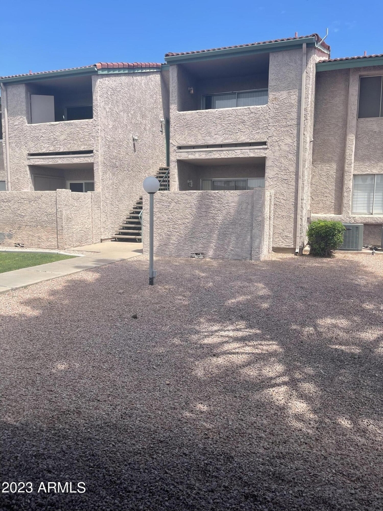 623 W Guadalupe Road - Photo 10