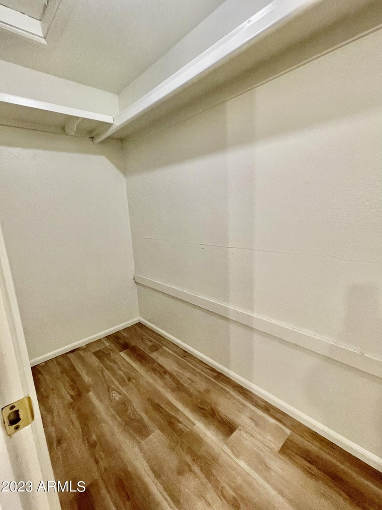 623 W Guadalupe Road - Photo 8