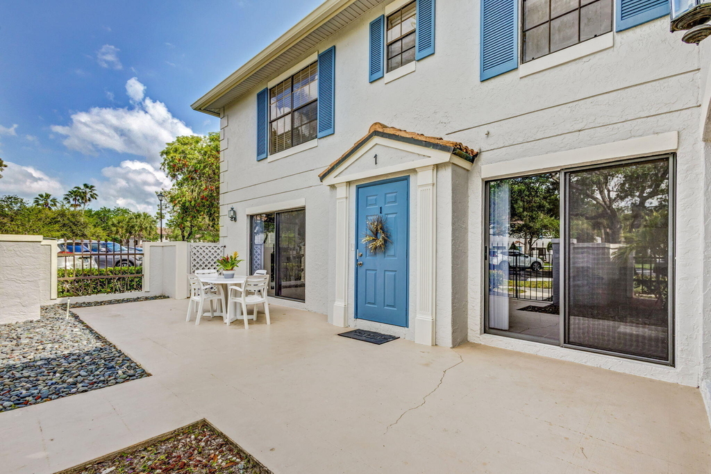 363 Prestwick Circle - Photo 1