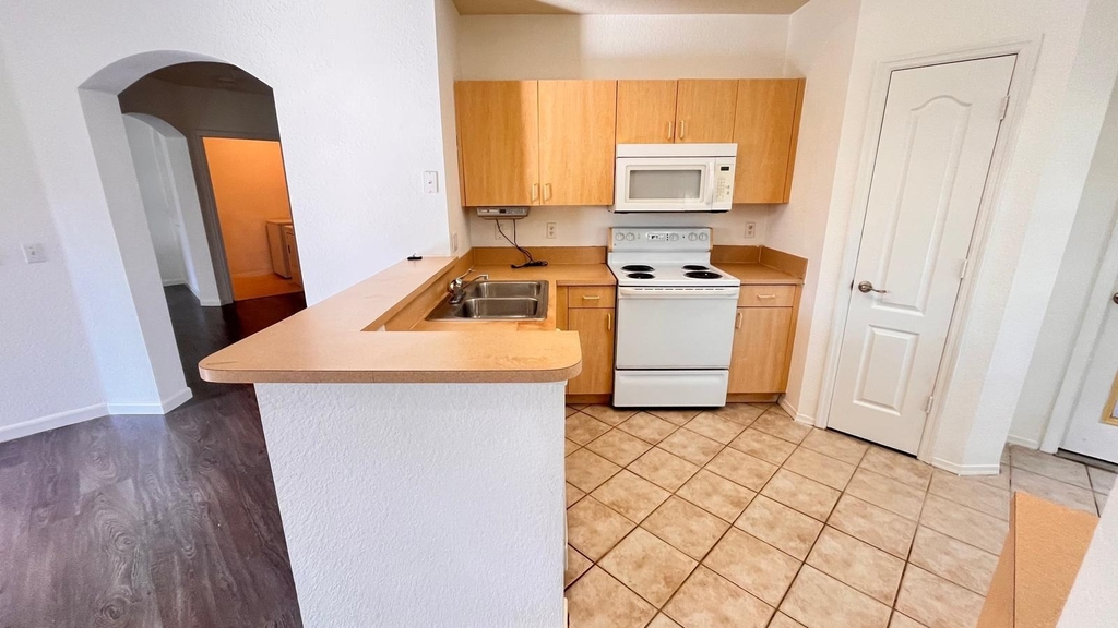 106 Belmont Place - Photo 11