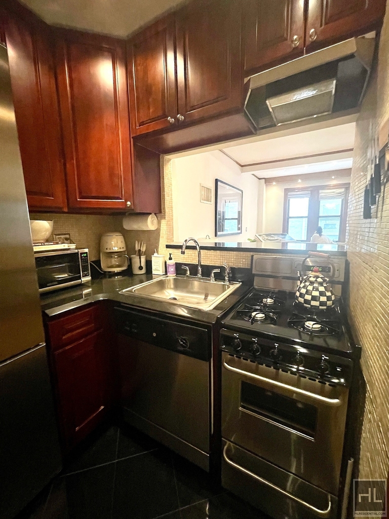 West 58th Street - Photo 2