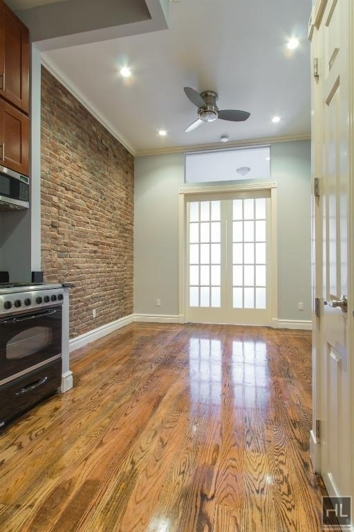 West 14 Street - Photo 2