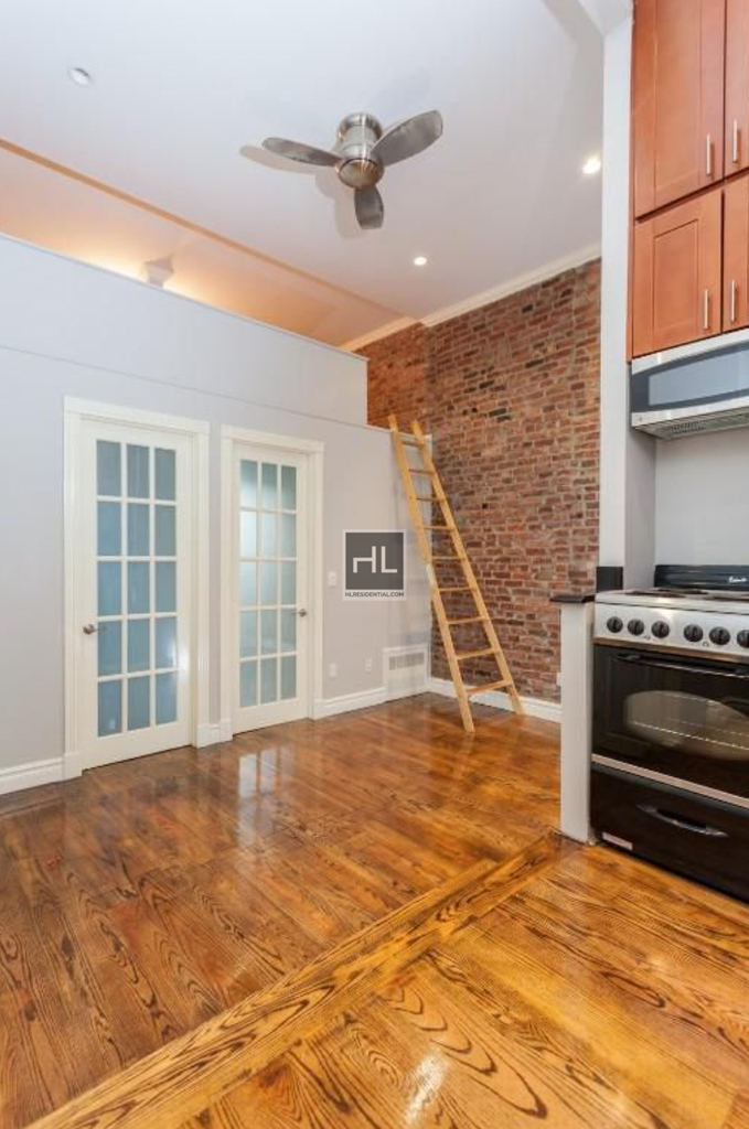 West 14 Street - Photo 8