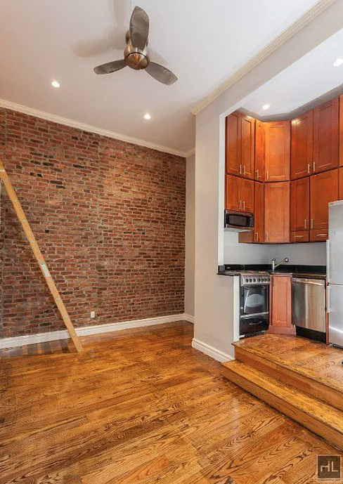 West 14 Street - Photo 3