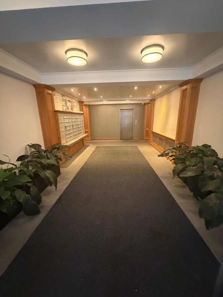 West 16th Street - Photo 11