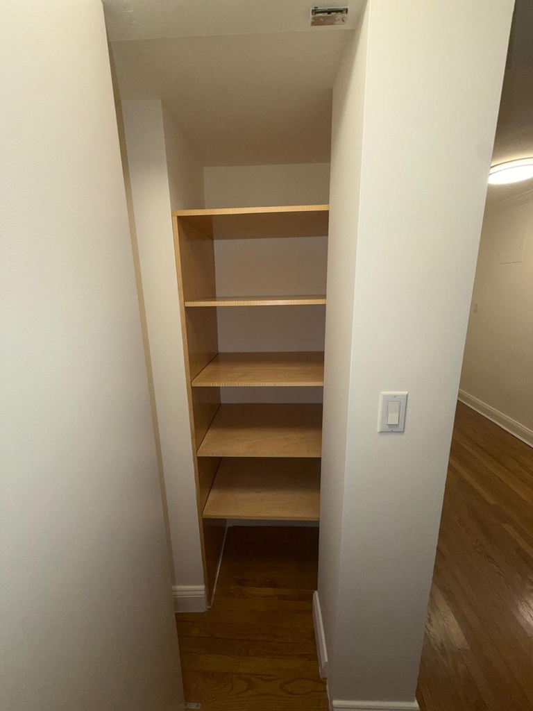 West 16th Street - Photo 2