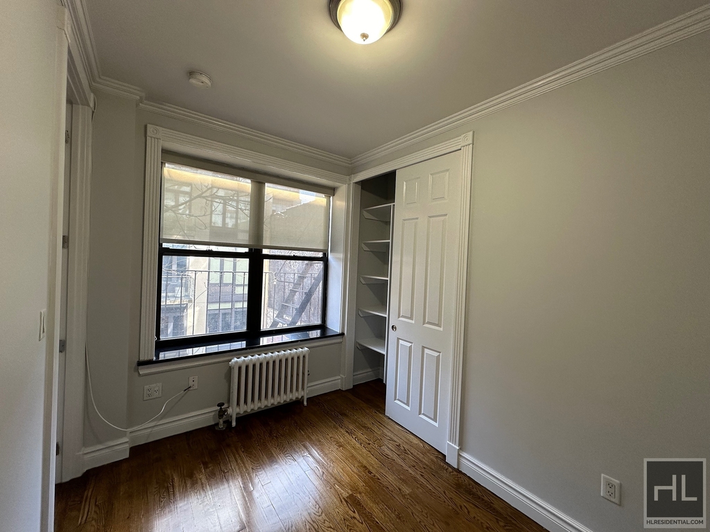 East 13th Street - Photo 6