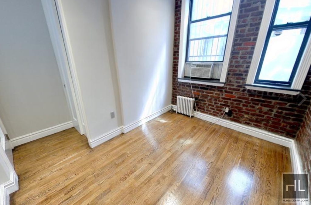 East 13th Street - Photo 9