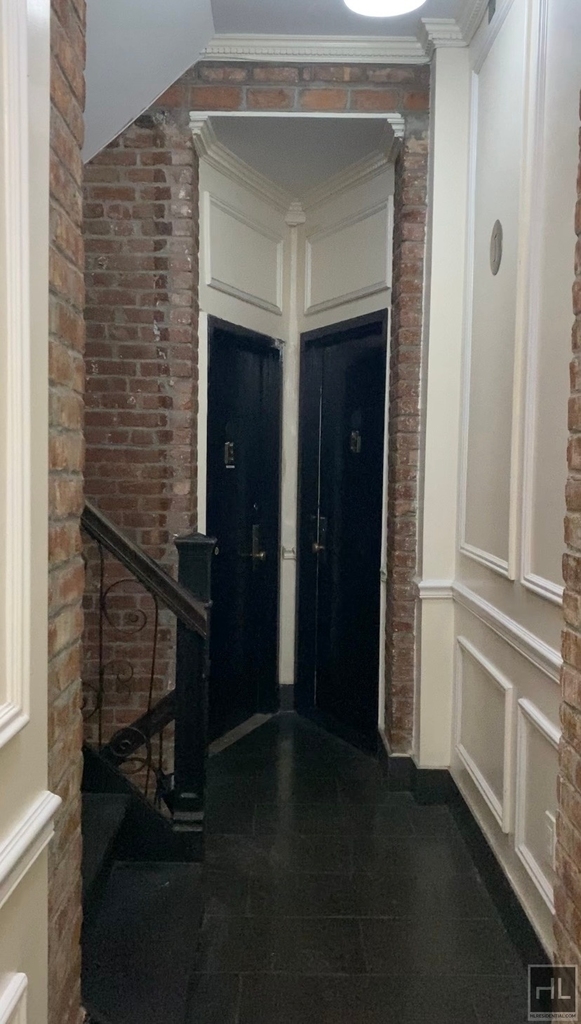 Avenue B - Photo 13