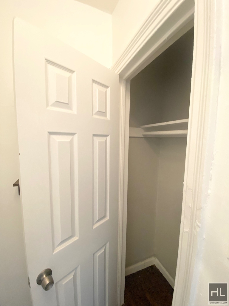 East 4 Street - Photo 5