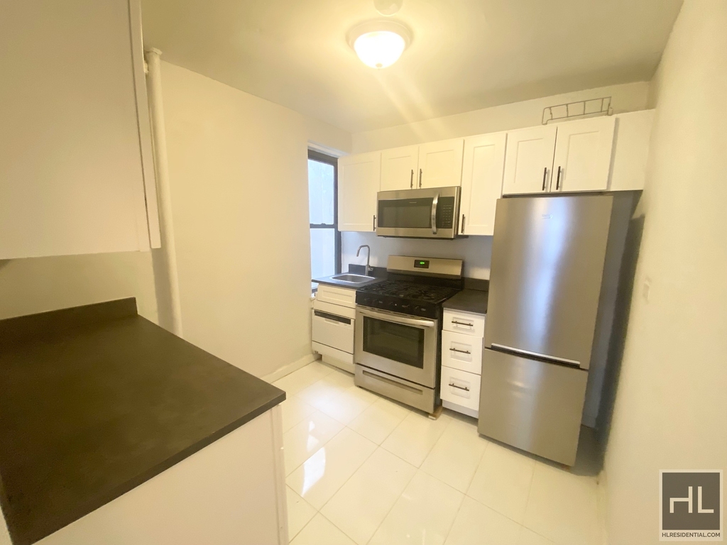 East 4 Street - Photo 2