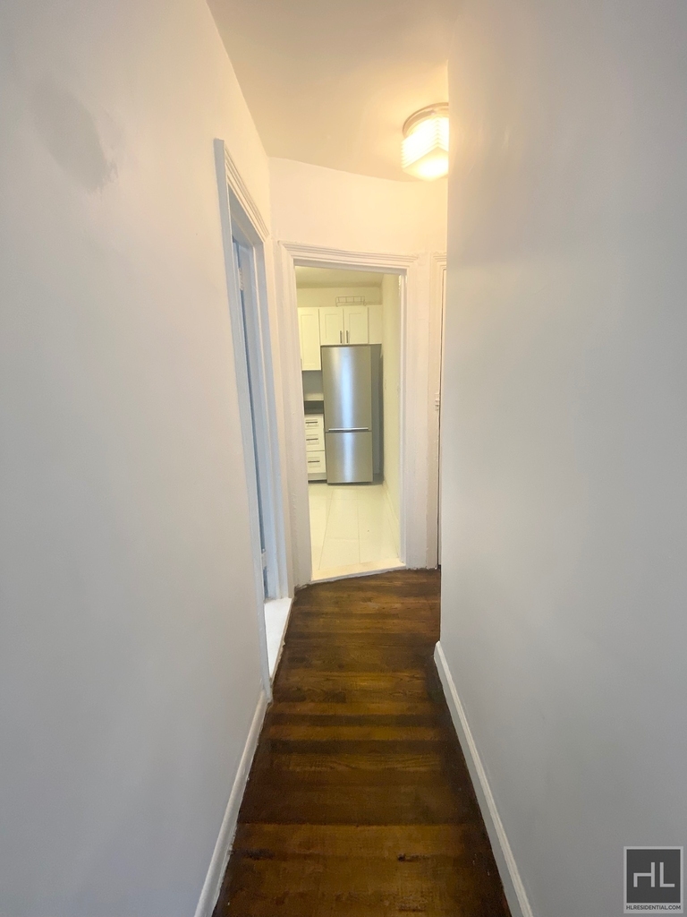 East 4 Street - Photo 7