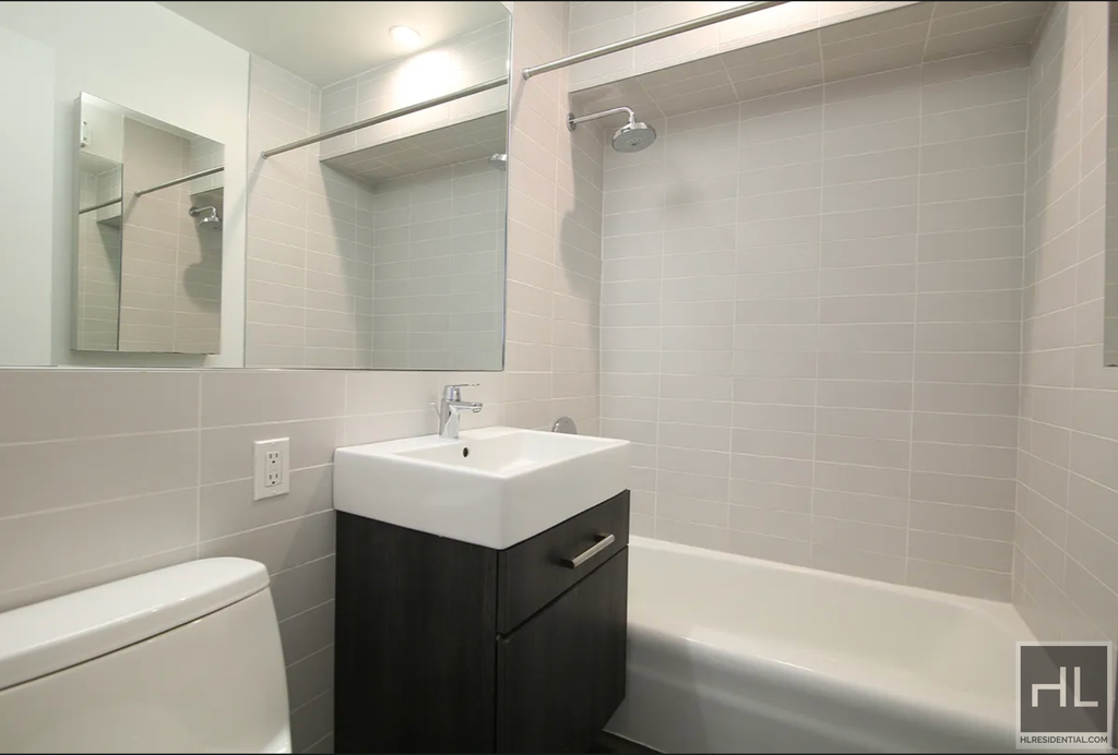 West 15th Street - Photo 3