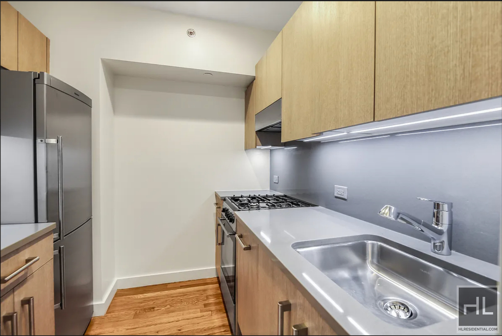 West 15th Street - Photo 2