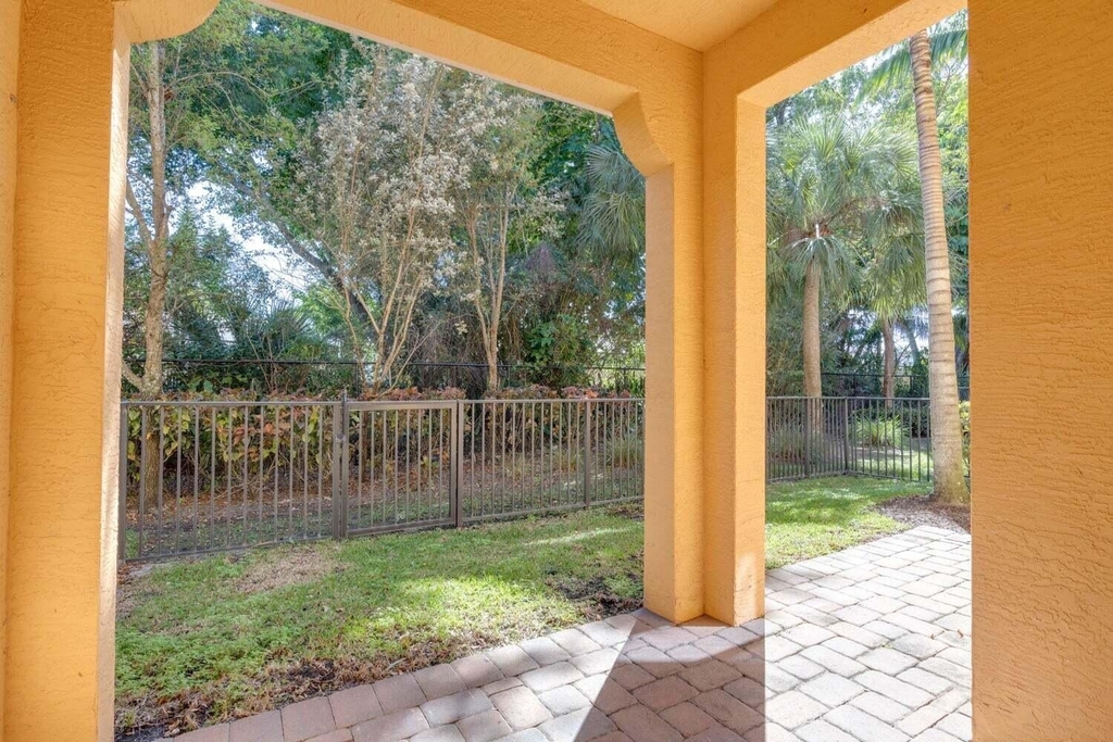 4628 Mediterranean Circle - Photo 17