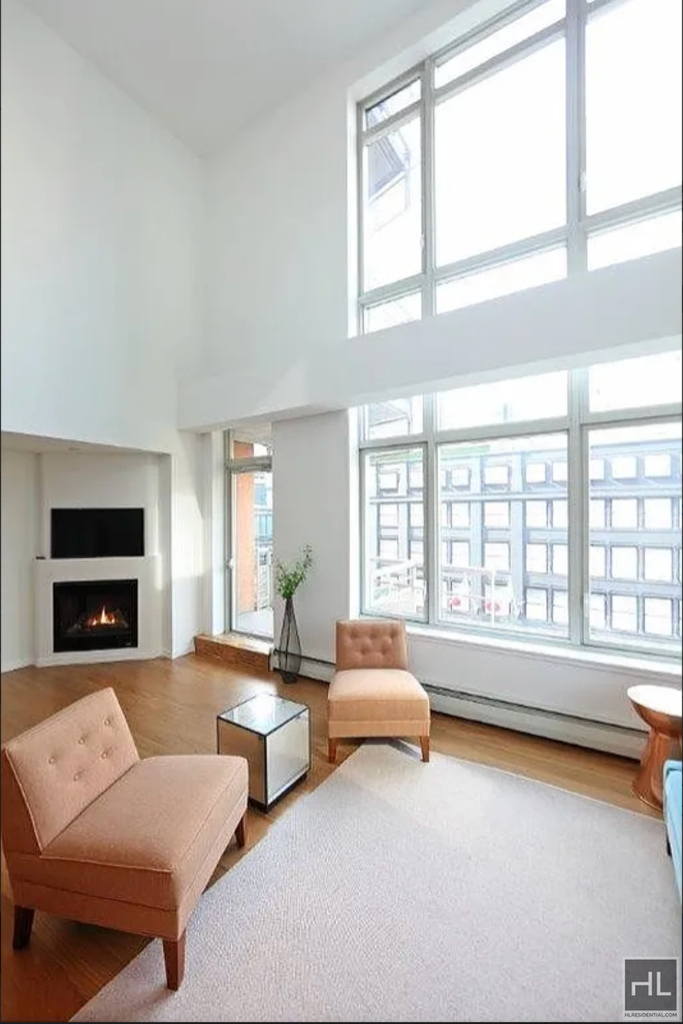 East 59 Street - Photo 6