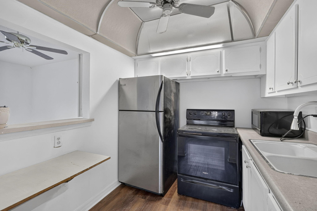 104 E Easthampton E - Photo 26