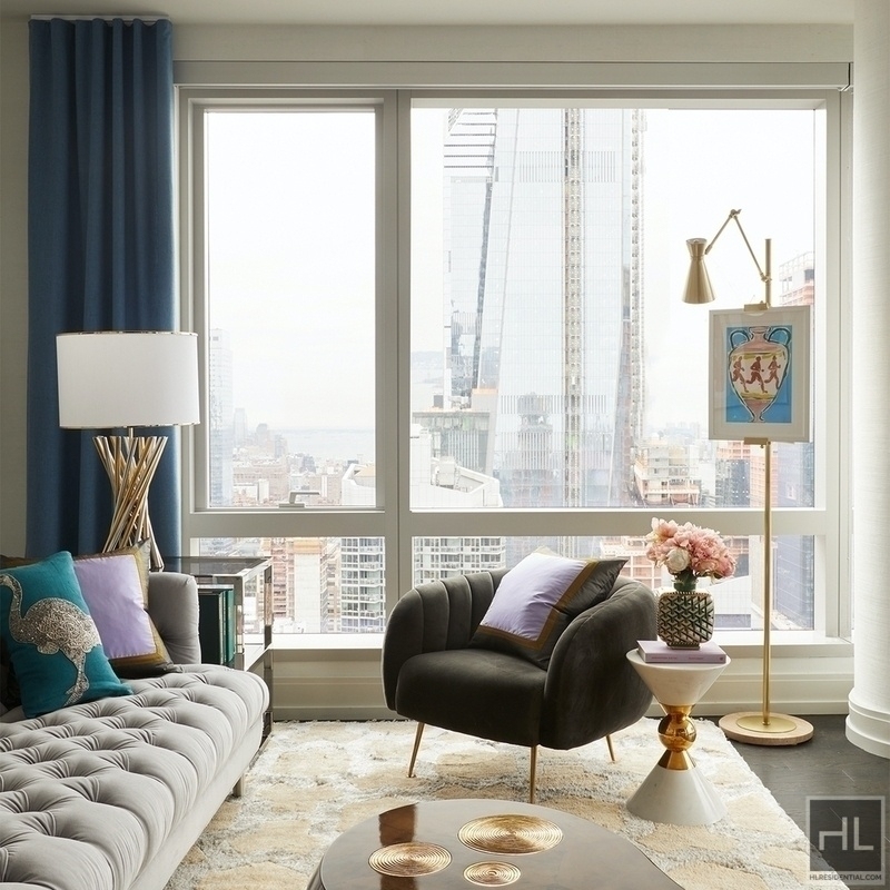 Tenth Avenue - Photo 0
