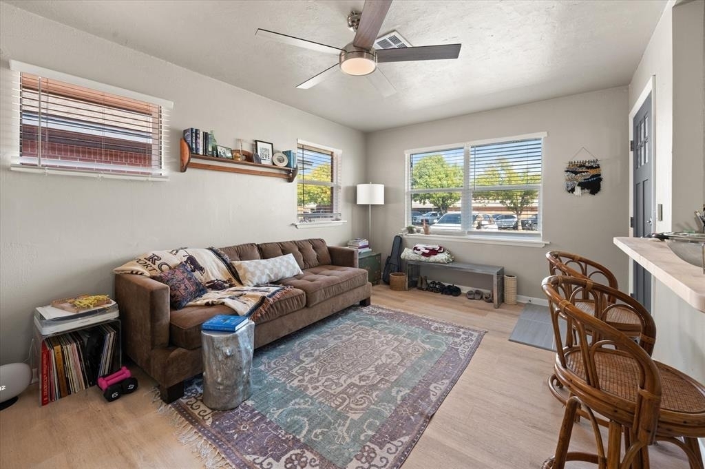 920 E Wayne Street - Photo 6