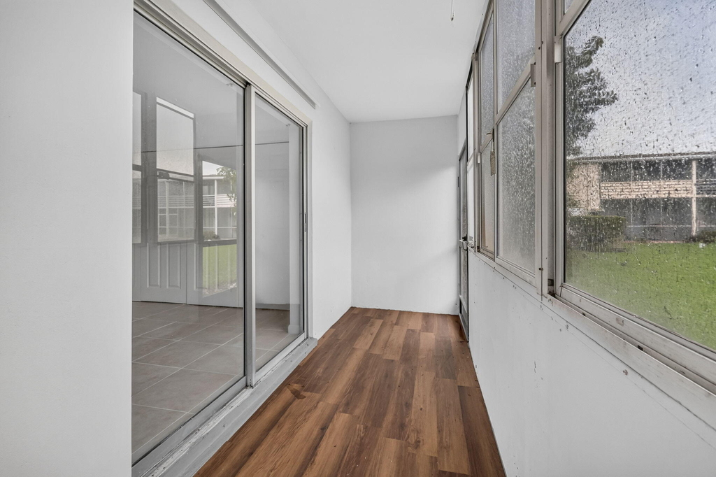 210 Canterbury J - Photo 21