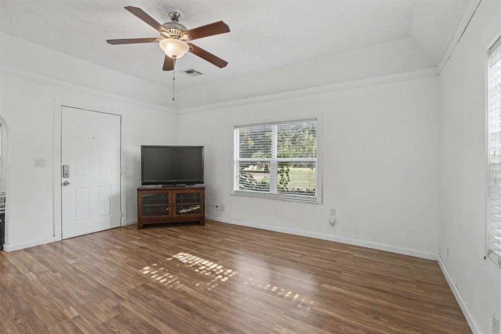 207 E Juniper Lane - Photo 3