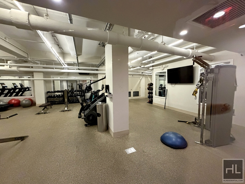 East 71st Street - Photo 10