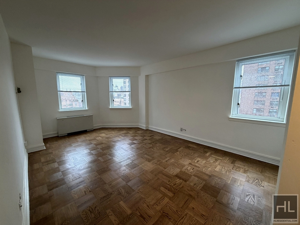 East 71st Street - Photo 6