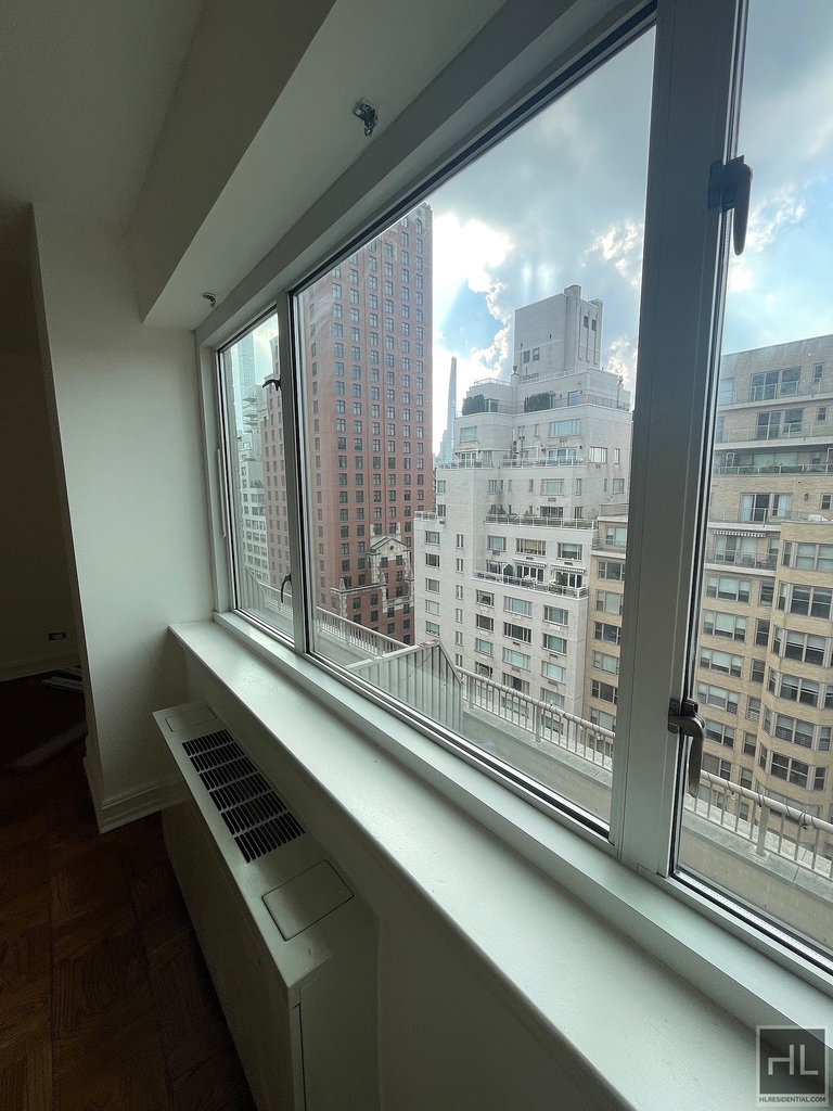 East 71st Street - Photo 8