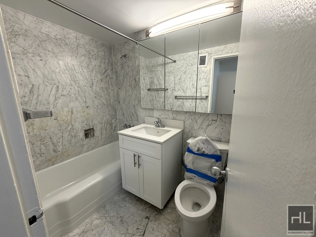 East 71st Street - Photo 7