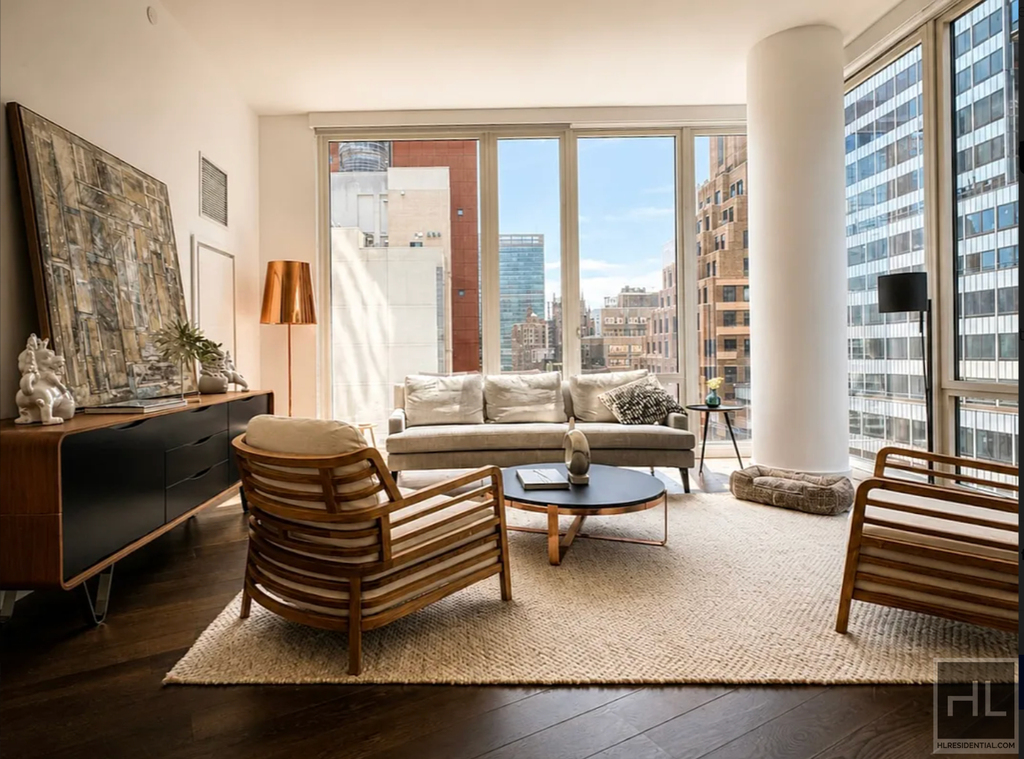 East 44th Street - Photo 3