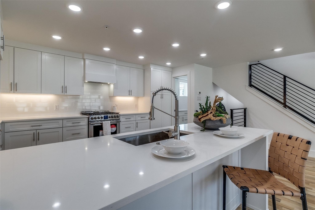 4701 San Jacinto Street - Photo 9