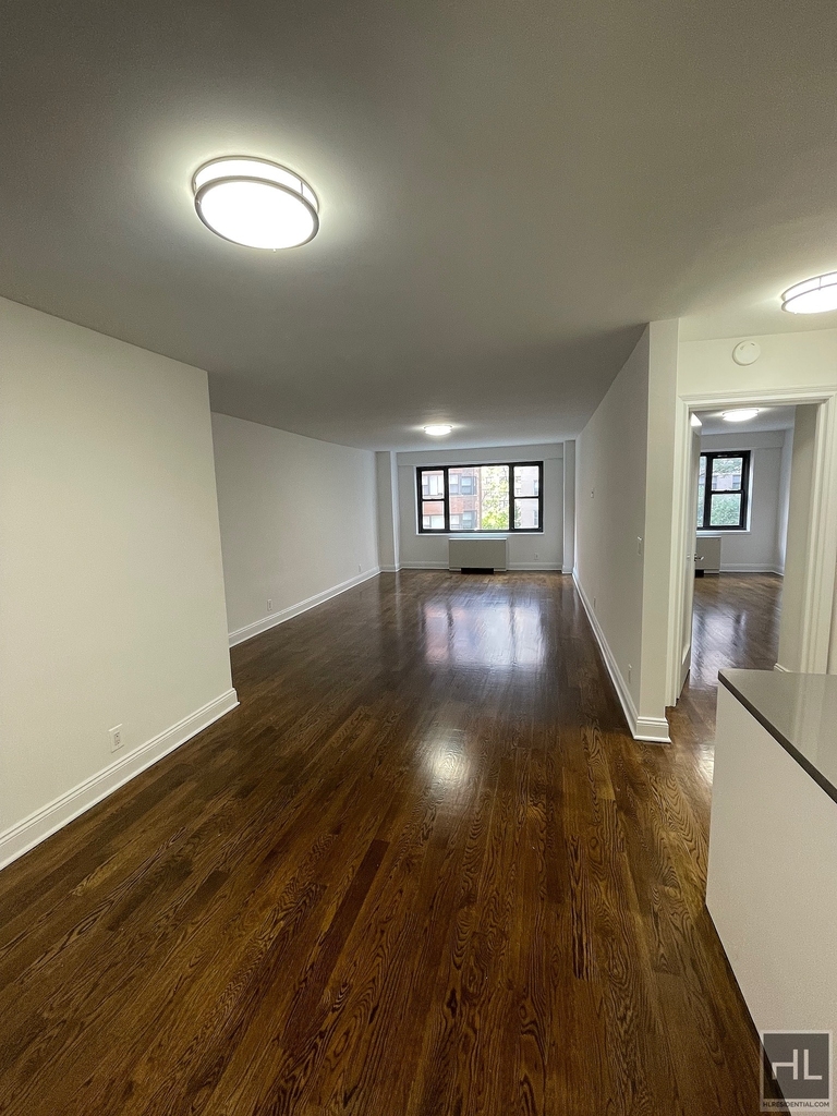 East 56 Street - Photo 4