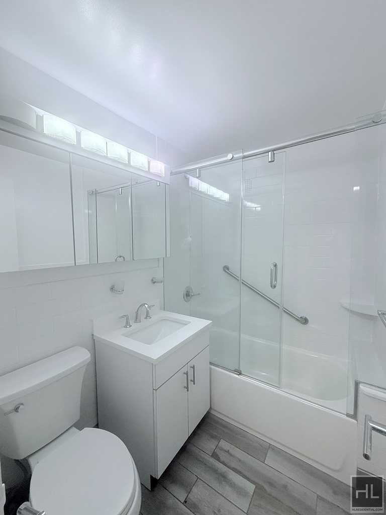 East 57th Street - Photo 2
