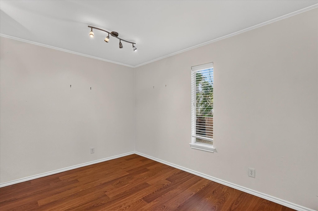 2612 Custer Parkway - Photo 9