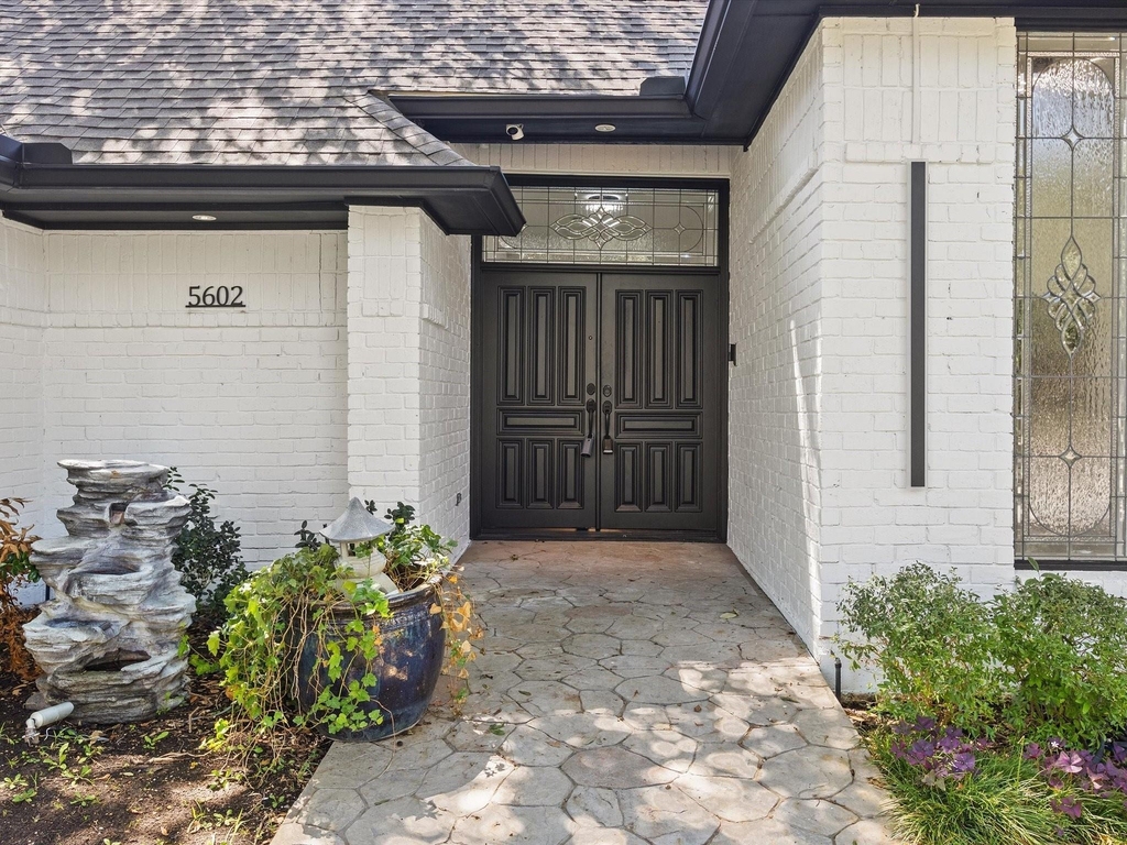 5602 Twin Brooks Drive - Photo 3