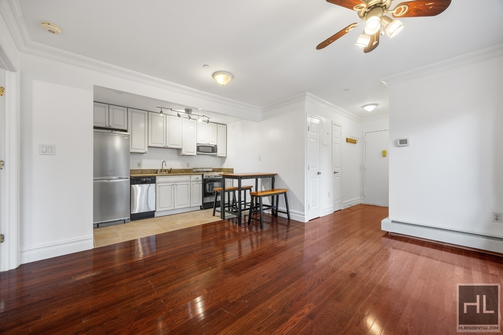 49-07 43 Avenue - Photo 2