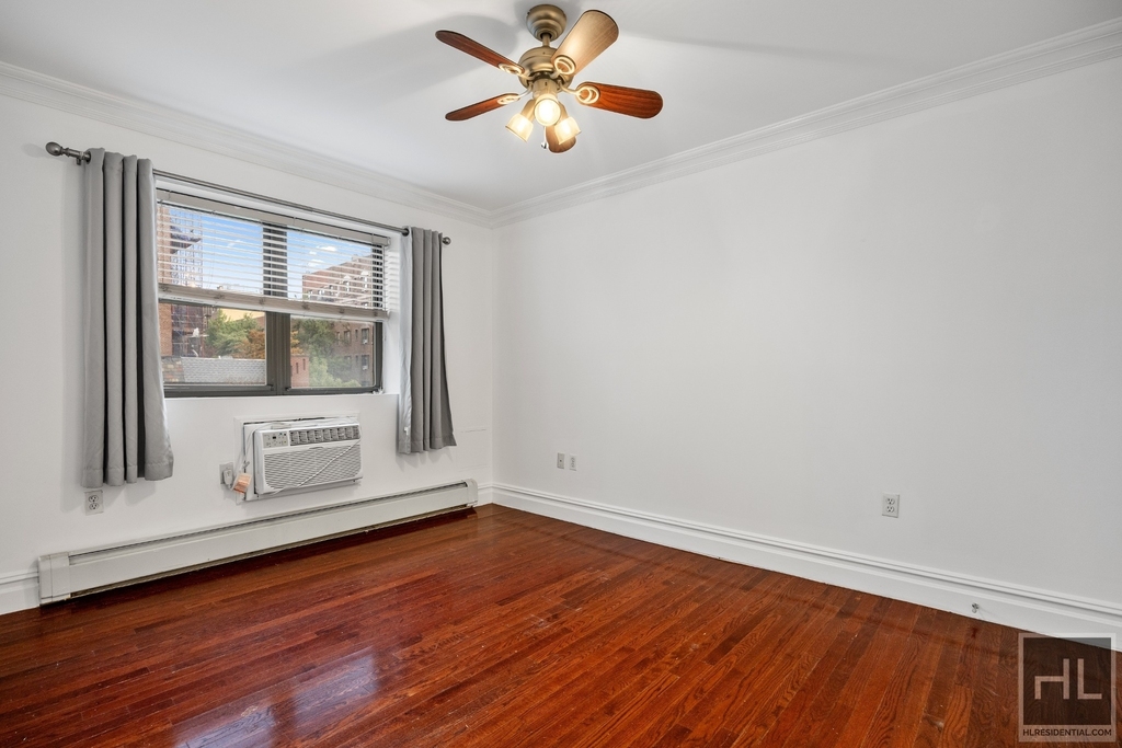 49-07 43 Avenue - Photo 6