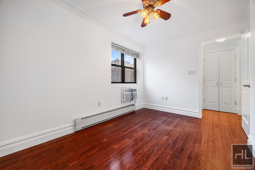 49-07 43 Avenue - Photo 9