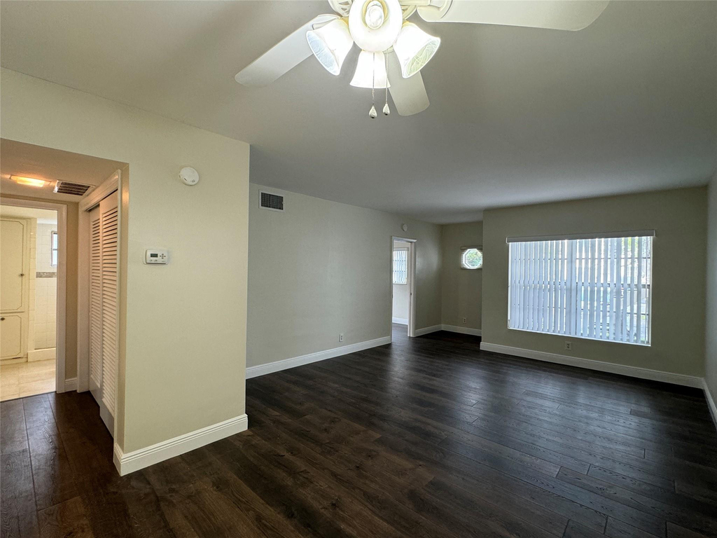 1060 Ne 23rd Terrace - Photo 2
