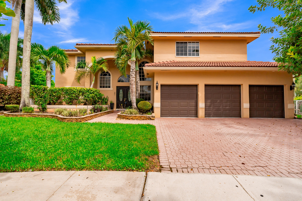 1333 Sw 175th Way - Photo 1