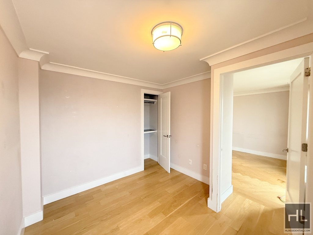 West 93 Street - Photo 3