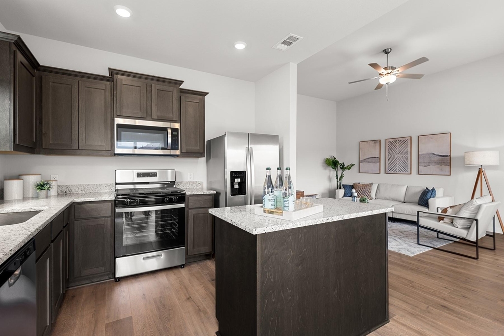1304 Helca Drive - Photo 3