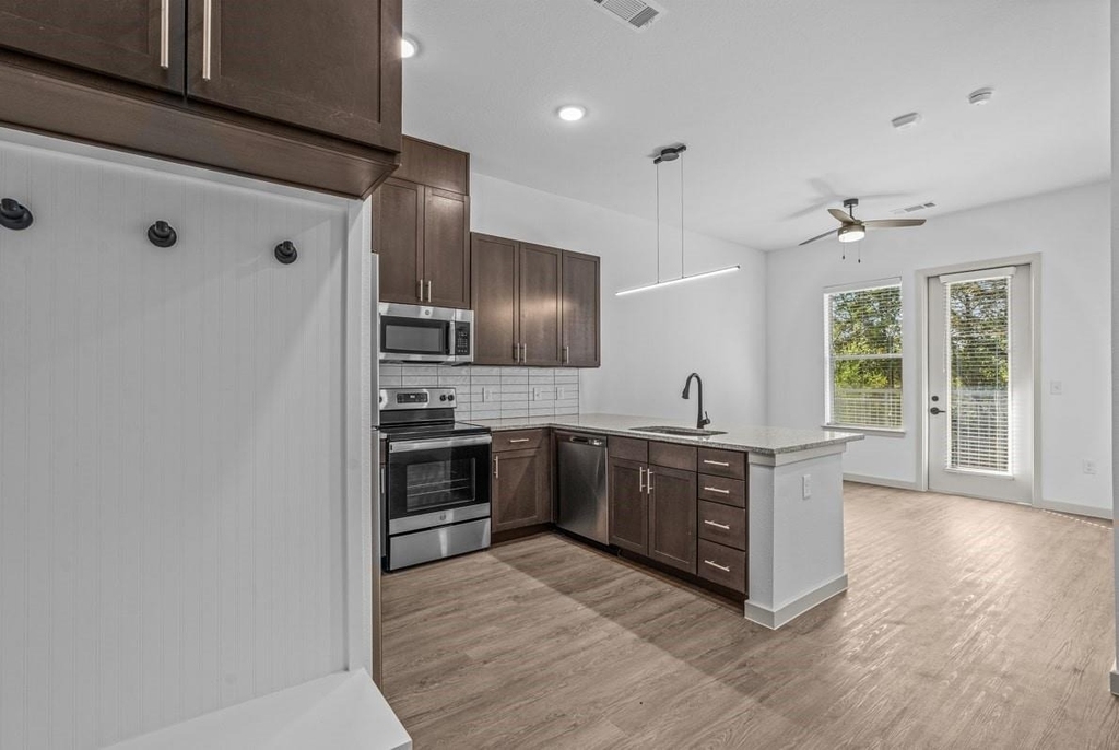 3120 E Park Row Drive - Photo 4