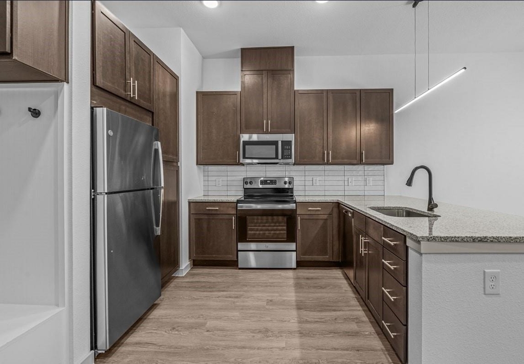 3120 E Park Row Drive - Photo 2