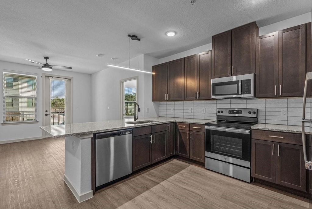 3120 E Park Row Drive - Photo 3