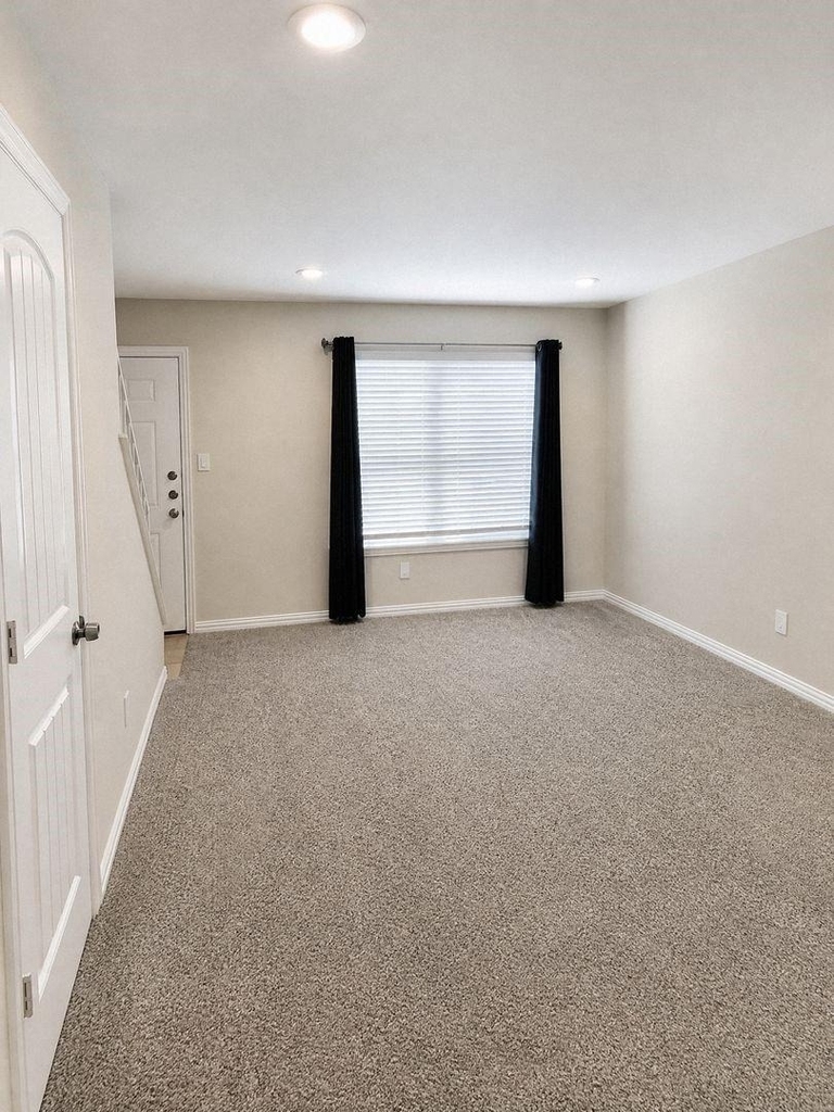 2016 Paisley Drive - Photo 2