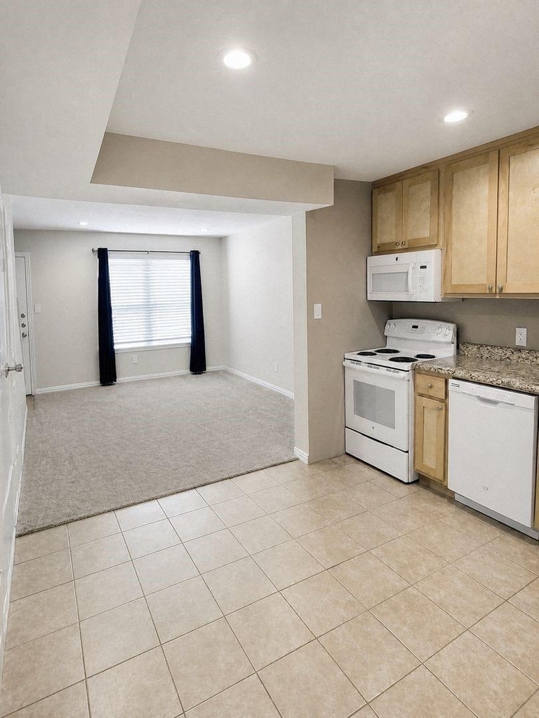 2016 Paisley Drive - Photo 3