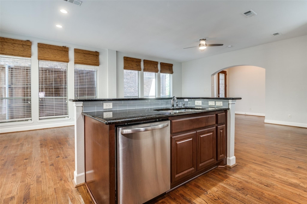 909 City Side Lane - Photo 7